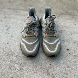 Adidas UltraBoost 21